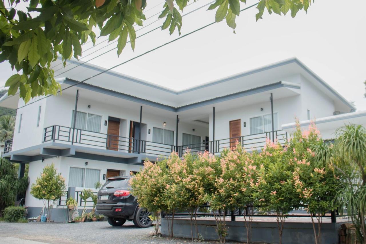 Nangkam Boutique Donsak Hotel Ban Pheng Krong Bagian luar foto
