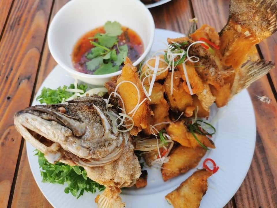 Nangkam Boutique Donsak Hotel Ban Pheng Krong Bagian luar foto