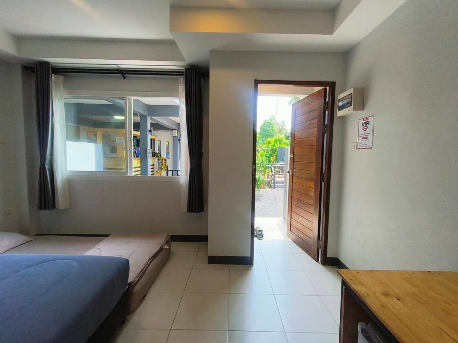 Nangkam Boutique Donsak Hotel Ban Pheng Krong Bagian luar foto